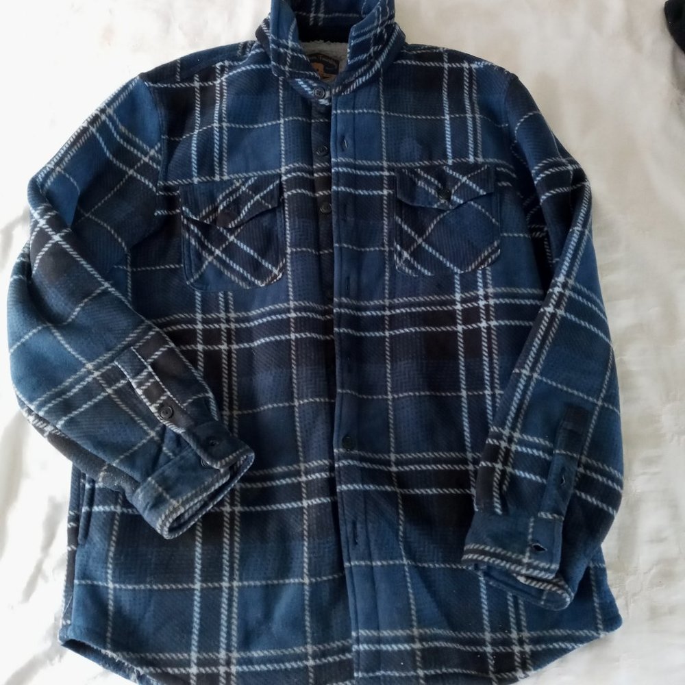 Lightweight jacket with buttons